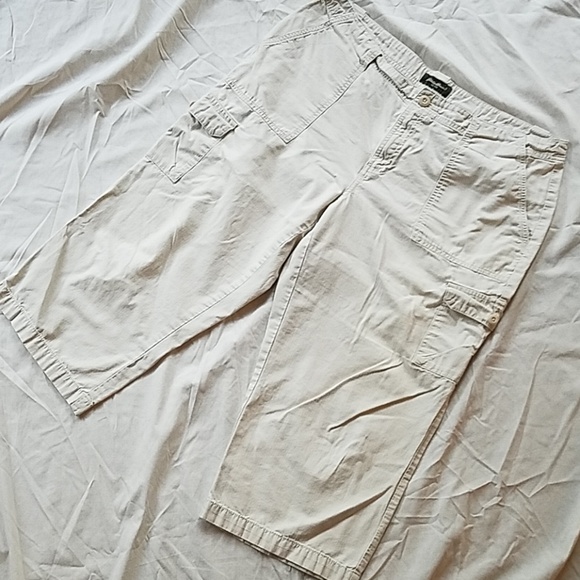 Eddie Bauer Pants - Eddie Bauer Side Pocket Khaki Capris SZ 16P